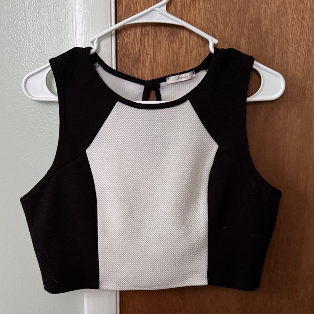 Forever 21 Black and White Contrast Crop Top